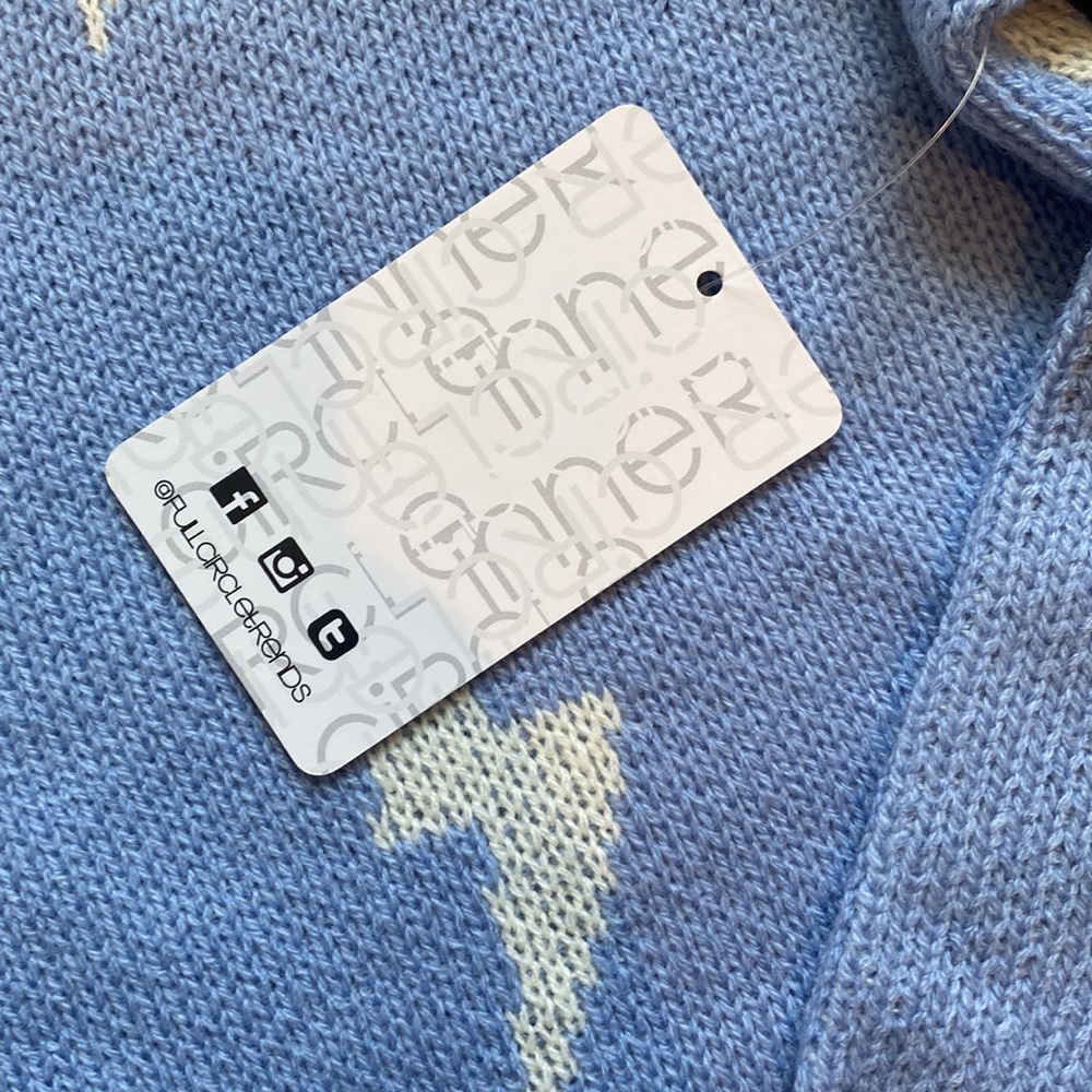 Sweater - Picture 4 of 5